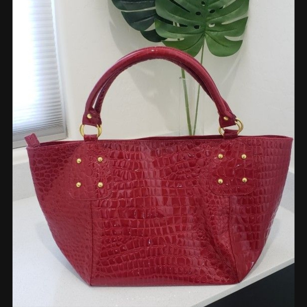 Red tote
